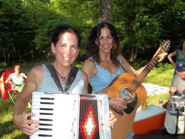 Image for event: Outdoor Concert at the HSL Gazebo - Lisa and Lori Brigantino